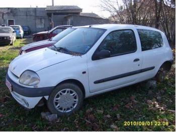 imagine dezmembrez-Renault-Clio-I-avariat-3945.htm