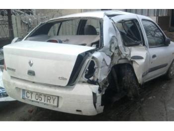 dezmembrez-Renault-Clio-II-avariat-3415.htm imagine dezmembrez-Renault-Clio-II-avariat-3415.htm