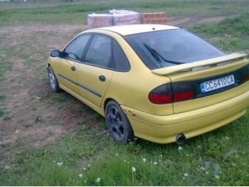 imagine dezmembrez-Renault-Laguna-I-avariat-4091.htm