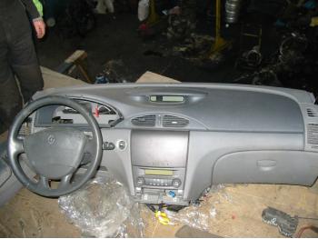 imagine dezmembrez-Renault-Laguna-II-avariat-17537.htm
