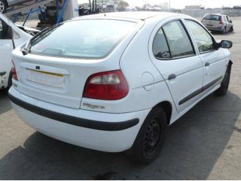 imagine dezmembrez-Renault-Megane-avariat-1182.htm