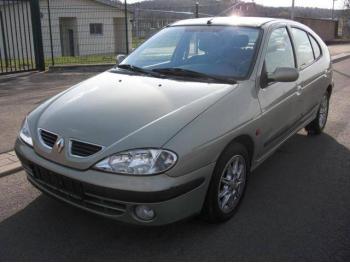 dezmembrez-Renault-Megane-avariat-11888.htm imagine dezmembrez-Renault-Megane-avariat-11888.htm