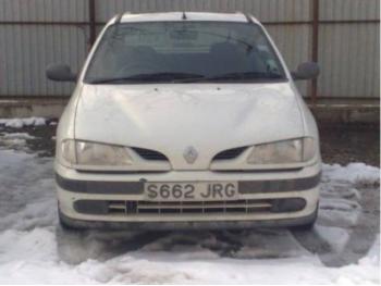 imagine dezmembrez-Renault-Megane-avariat-12064.htm