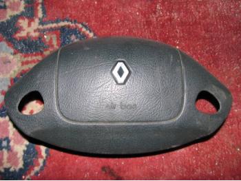 imagine dezmembrez-Renault-Megane-avariat-13890.htm