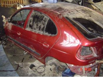 imagine dezmembrez-Renault-Megane-avariat-2155.htm