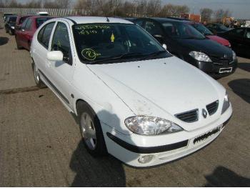 dezmembrez-Renault-Megane-avariat-2827.htm imagine dezmembrez-Renault-Megane-avariat-2827.htm