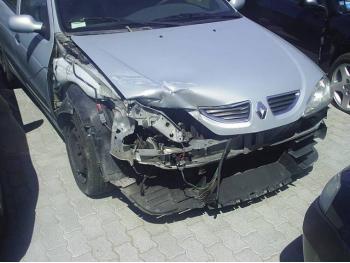 dezmembrez-Renault-Megane-avariat-9429.htm imagine dezmembrez-Renault-Megane-avariat-9429.htm