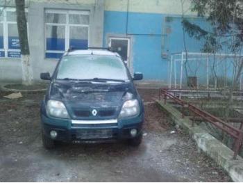 imagine dezmembrez-Renault-Scenic-avariat-17819.htm