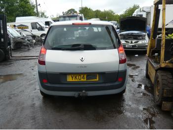 imagine dezmembrez-Renault-Scenic-avariat-26639.htm