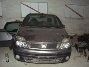 imagine dezmembrez-Renault-Scenic-avariat-27247.htm