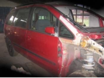 imagine dezmembrez-Seat-Alhambra-avariat-1901.htm