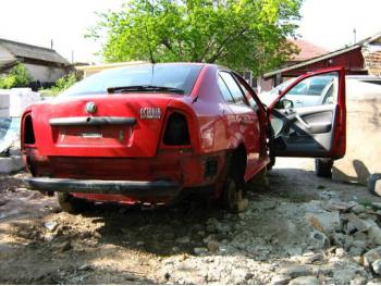 imagine dezmembrez-Skoda-Octavia-avariat-12293.htm