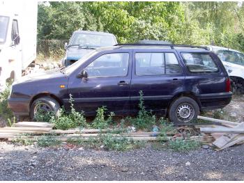 imagine dezmembrez-Volkswagen-Golf-III-avariat-15304.htm