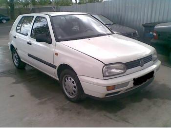 imagine dezmembrez-Volkswagen-Golf-III-avariat-15363.htm