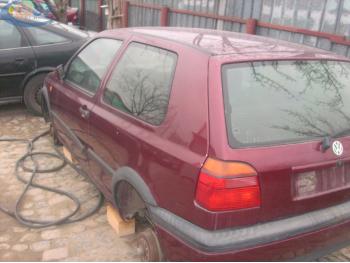 imagine dezmembrez-Volkswagen-Golf-III-avariat-15960.htm