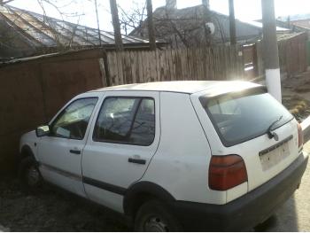 imagine dezmembrez-Volkswagen-Golf-III-avariat-16881.htm