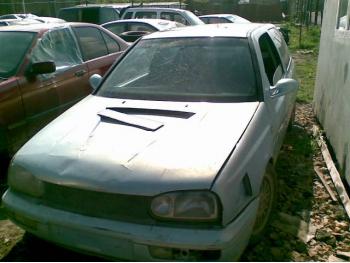 imagine dezmembrez-Volkswagen-Golf-III-avariat-4115.htm