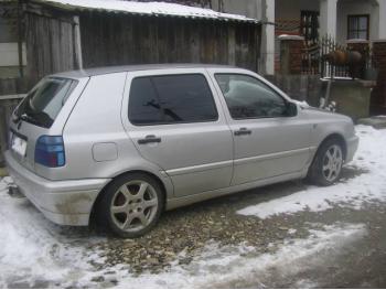 imagine dezmembrez-Volkswagen-Golf-III-avariat-677.htm