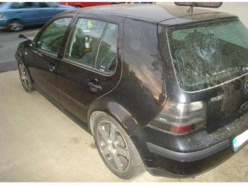imagine dezmembrez-Volkswagen-Golf-IV-avariat-1072.htm