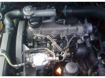imagine dezmembrez-Volkswagen-Golf-IV-avariat-21128.htm