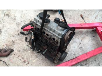 imagine dezmembrez-Volkswagen-Golf-IV-avariat-27440.htm