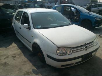 imagine dezmembrez-Volkswagen-Golf-IV-avariat-28054.htm