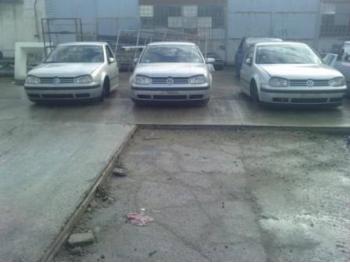 imagine dezmembrez-Volkswagen-Golf-IV-avariat-3199.htm