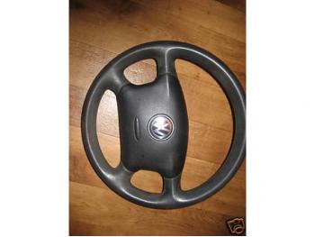 imagine dezmembrez-Volkswagen-Golf-IV-avariat-9186.htm