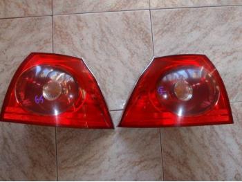 imagine dezmembrez-Volkswagen-Golf-V-avariat-10690.htm