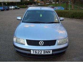imagine dezmembrez-Volkswagen-Passat-avariat-1048.htm