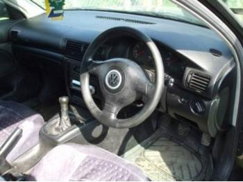 imagine dezmembrez-Volkswagen-Passat-avariat-1514.htm