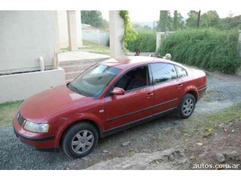 imagine dezmembrez-Volkswagen-Passat-avariat-15314.htm