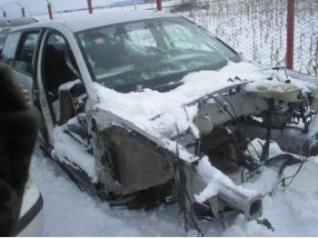 imagine dezmembrez-Volkswagen-Passat-avariat-2260.htm