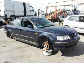 imagine dezmembrez-Volkswagen-Passat-avariat-28061.htm