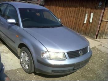 imagine dezmembrez-Volkswagen-Passat-avariat-4162.htm