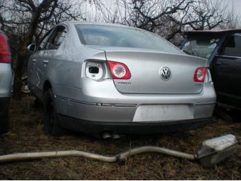 imagine dezmembrez-Volkswagen-Passat-avariat-674.htm