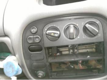 imagine dezmembrez-Volkswagen-Sharan-avariat-2904.htm