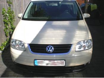 imagine dezmembrez-Volkswagen-Touran-avariat-11821.htm