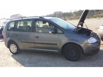 imagine dezmembrez-Volkswagen-Touran-avariat-27732.htm