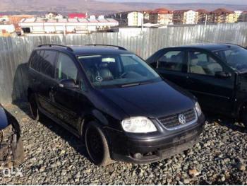dezmembrez-Volkswagen-Touran-avariat-27817.htm imagine dezmembrez-Volkswagen-Touran-avariat-27817.htm