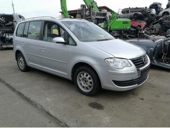 dezmembrez-Volkswagen-Touran-avariat-29405.htm imagine dezmembrez-Volkswagen-Touran-avariat-29405.htm