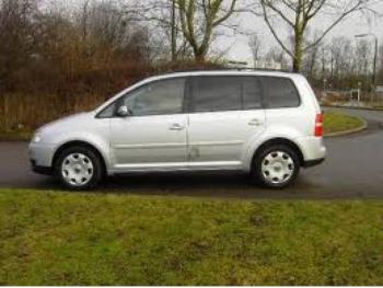 imagine dezmembrez-Volkswagen-Touran-avariat-4000.htm