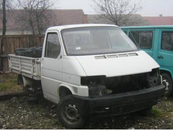 imagine dezmembrez-Volkswagen-Transporter-avariat-4465.htm