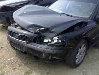 imagine dezmembrez-Volvo-S60-avariat-1051.htm