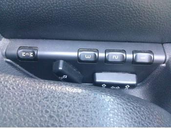 imagine dezmembrez-Volvo-S60-avariat-28877.htm
