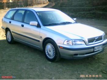 imagine dezmembrez-Volvo-V40-avariat-17286.htm