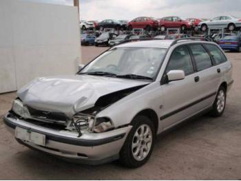 dezmembrez-Volvo-V40-avariat-18381.htm imagine dezmembrez-Volvo-V40-avariat-18381.htm