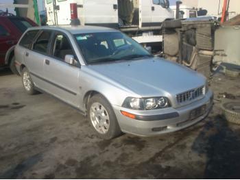 imagine dezmembrez-Volvo-V40-avariat-26921.htm
